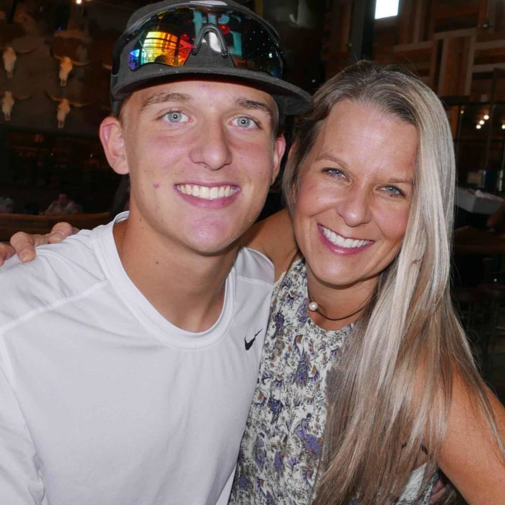 Meet your Posher, Carrie